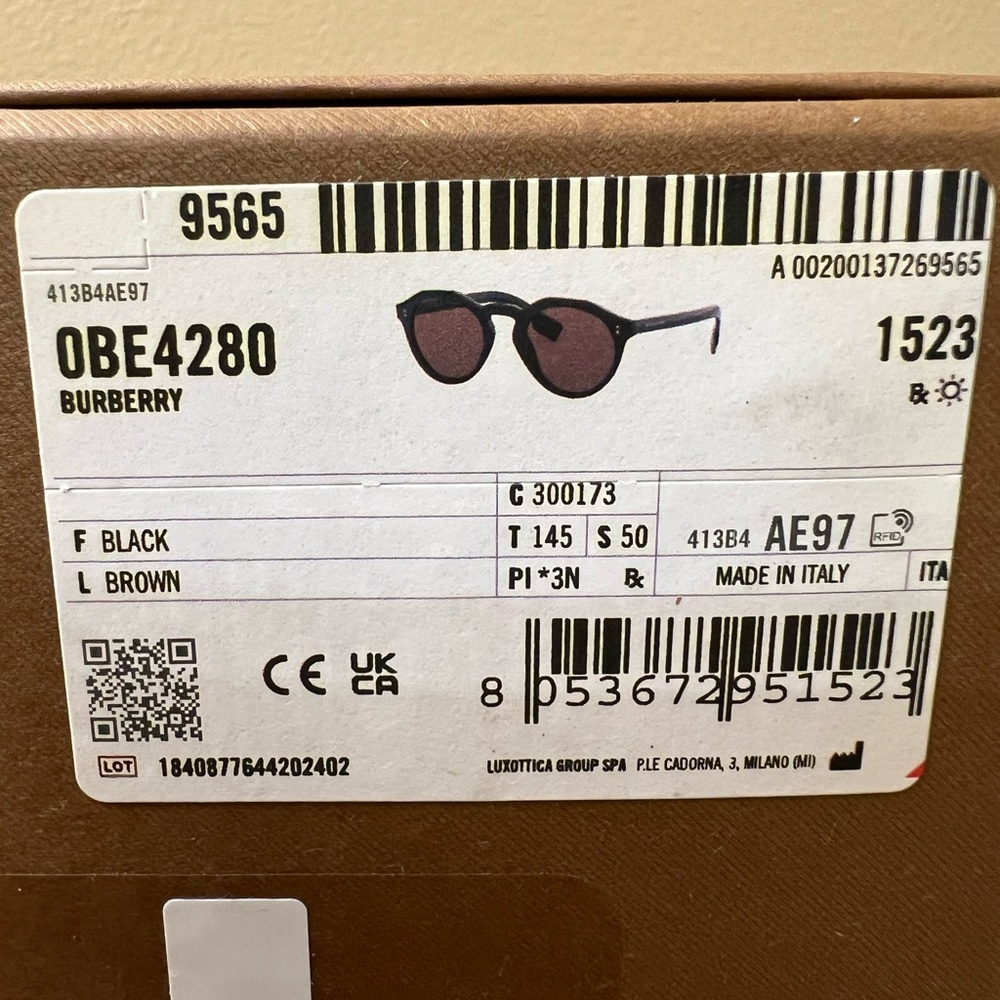 Burberry Authentic Sunglasses Full Inclusion NWT - Picture 4 of 8